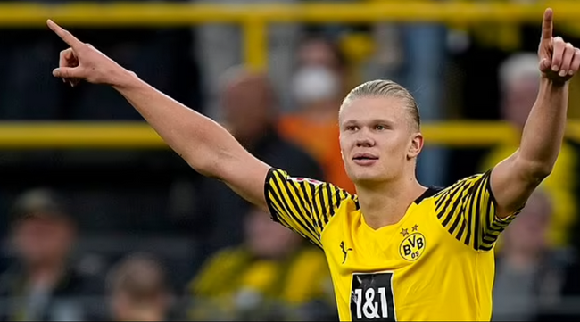 巴黎圣日耳曼内马尔帽子戏法（内马尔戴帽，巴黎圣日耳曼大胜）